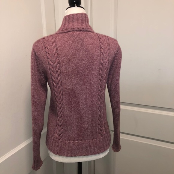 Cabella’s Gorgeous sweater for winter Size Small - Picture 3 of 4